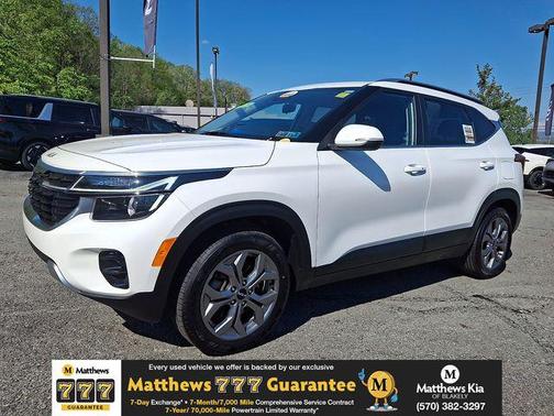 Clear White/Black Roof 2024 Kia Seltos S