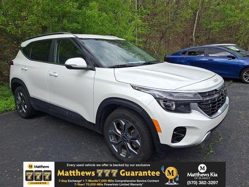 Clear White/Black Roof 2024 Kia Seltos S