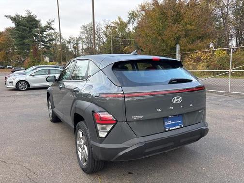 2025 Hyundai KONA SE