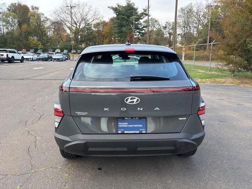 2025 Hyundai KONA SE