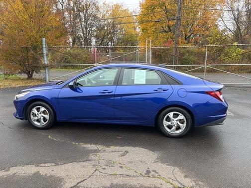 2021 Hyundai ELANTRA SE