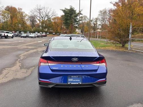 2021 Hyundai ELANTRA SE