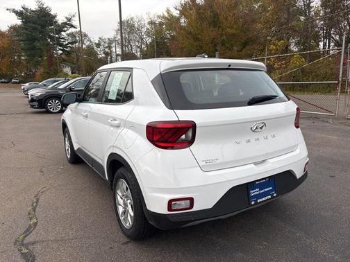 2023 Hyundai VENUE SE