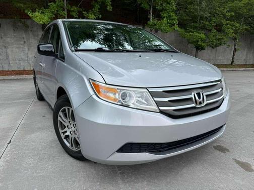 Alabaster Silver Metallic 2013 Honda Odyssey EX
