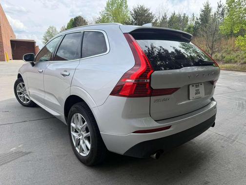2019 Volvo XC60 T5 Momentum