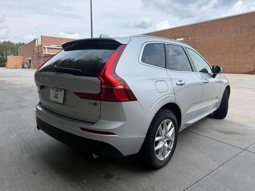 2019 Volvo XC60 T5 Momentum