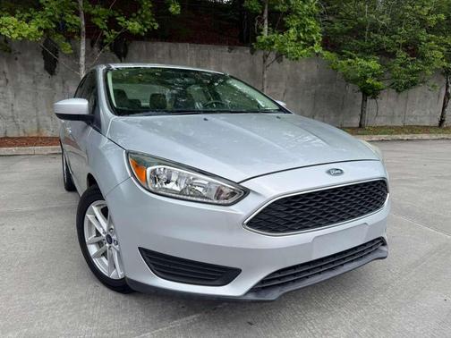 Ingot Silver Metallic 2018 Ford Focus SE