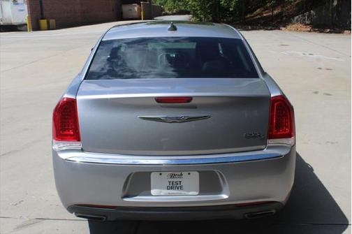 2016 Chrysler 300 S