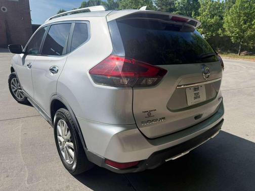 Brilliant Silver 2018 Nissan Rogue SV