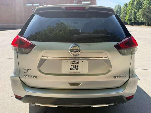 Brilliant Silver 2018 Nissan Rogue SV
