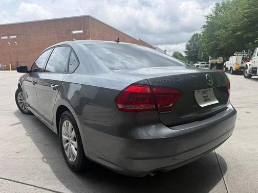 Platinum Gray Metallic 2013 Volkswagen Passat 2.5 S