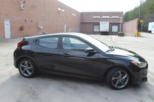 2019 Hyundai Veloster 2