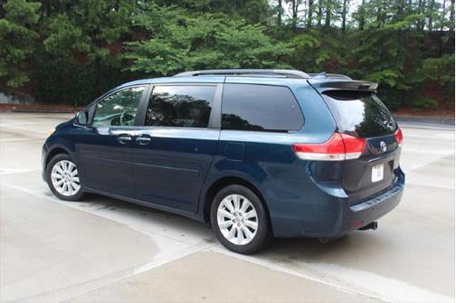 2011 Toyota Sienna XLE