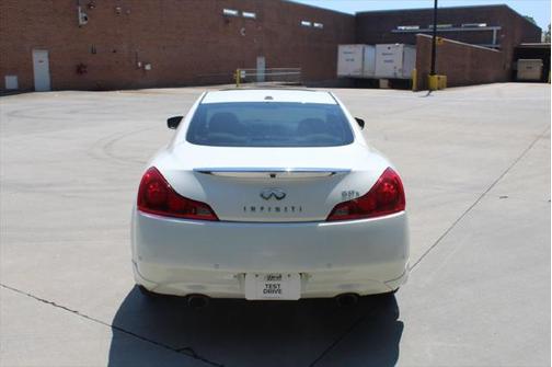 2011 INFINITI G37x Base