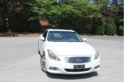 2011 INFINITI G37x Base