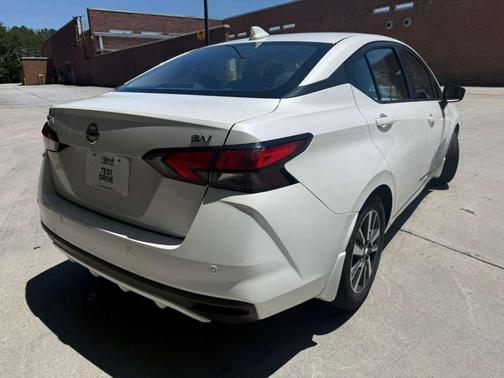 Aspen White TriCoat Pearl 2021 Nissan Versa 1.6 SV