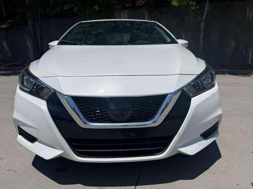 Aspen White TriCoat Pearl 2021 Nissan Versa 1.6 SV