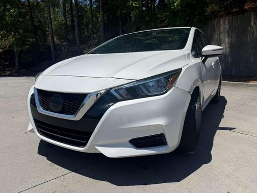 Aspen White TriCoat Pearl 2021 Nissan Versa 1.6 SV