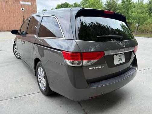 Modern Steel Metallic 2016 Honda Odyssey SE