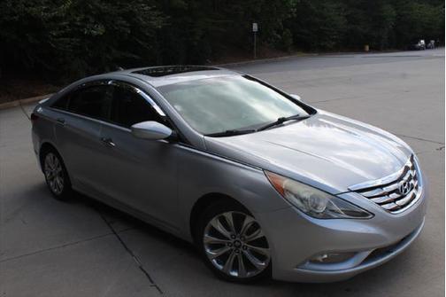 2011 Hyundai SONATA SE