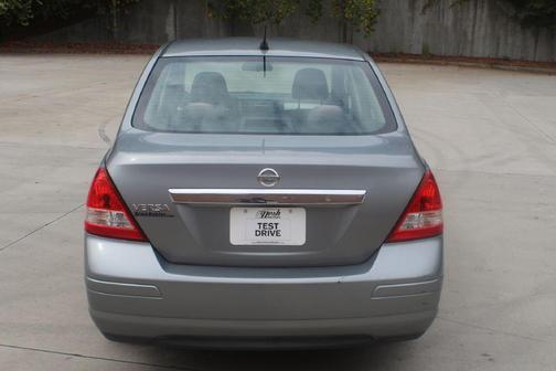2010 Nissan Versa 1.8 S