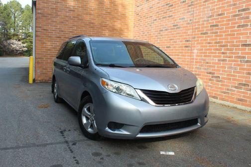 2013 Toyota Sienna LE