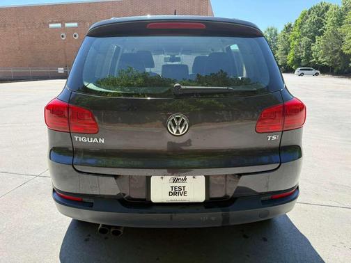 BROWN 2016 Volkswagen Tiguan S
