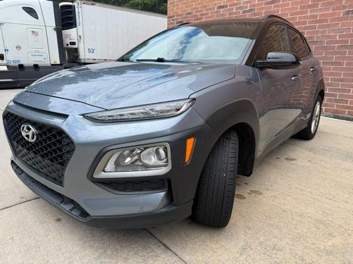 Sonic Silver w/Black Roof 2018 Hyundai KONA SEL