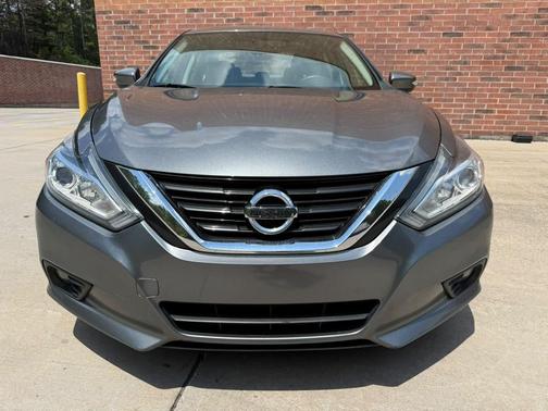 Gun Metallic 2018 Nissan Altima 2.5 SV