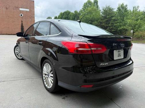 White Platinum Metallic Tri-Coat 2017 Ford Focus Titanium