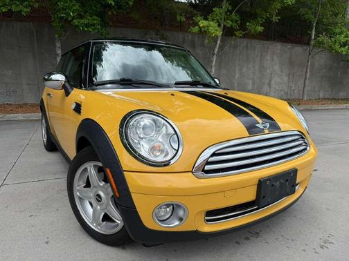 Mellow Yellow 2008 MINI Cooper Base