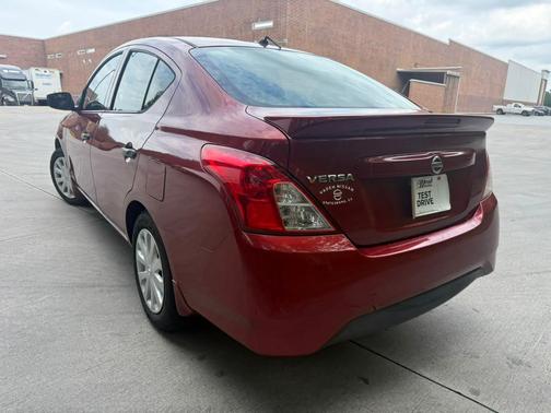 Cayenne Red 2017 Nissan Versa 1.6 S+