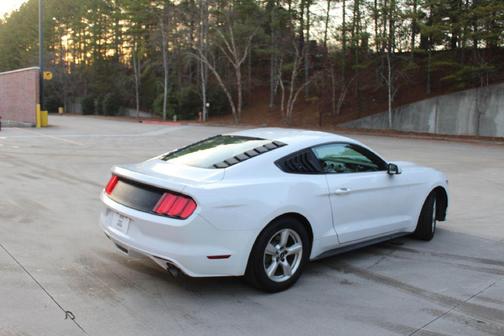 2016 Ford Mustang V6