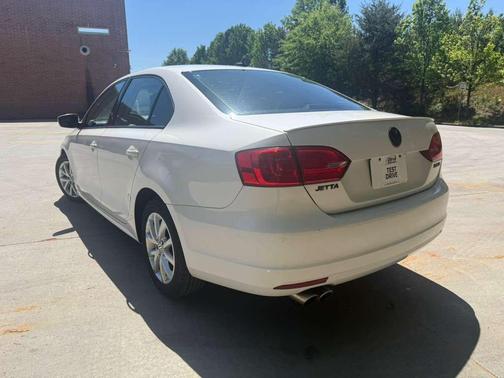 Candy White 2011 Volkswagen Jetta SE