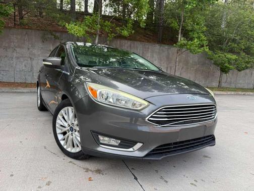 White Platinum Metallic Tri-Coat 2017 Ford Focus Titanium