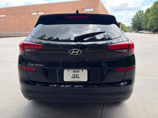 Black Noir Pearl 2019 Hyundai TUCSON SE