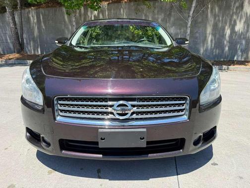 BURGUN 2011 Nissan Maxima SV