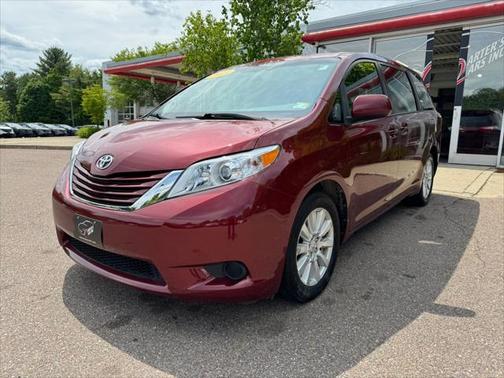 2015 Toyota Sienna LE