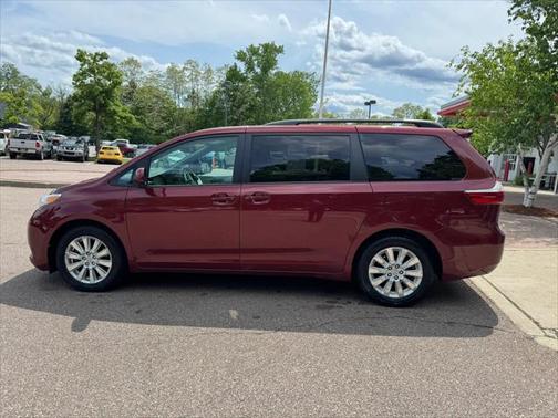 2015 Toyota Sienna LE