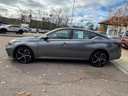 2023 Nissan Altima SR Intelligent AWD