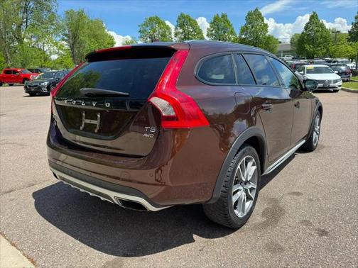 2018 Volvo V60 Cross Country T5