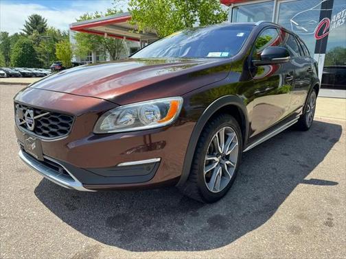 2018 Volvo V60 Cross Country T5