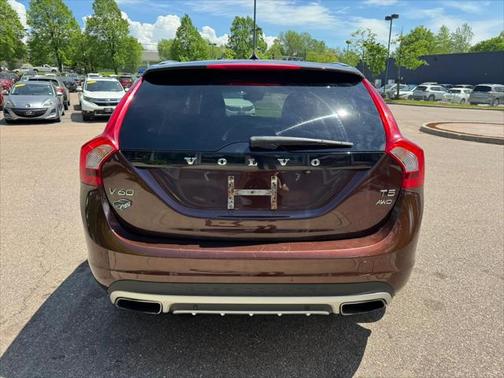 2018 Volvo V60 Cross Country T5