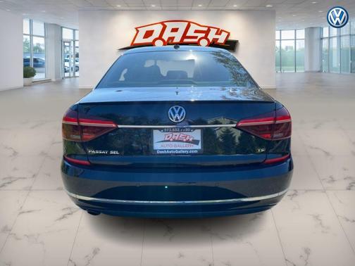 Deep Black Pearl 2017 Volkswagen Passat 1.8T SEL Premium