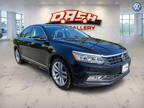 Deep Black Pearl 2017 Volkswagen Passat 1.8T SEL Premium