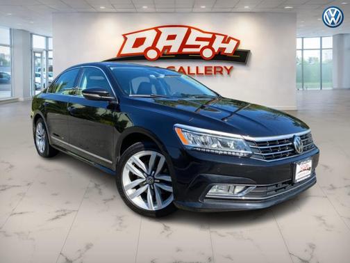 Deep Black Pearl 2017 Volkswagen Passat 1.8T SEL Premium