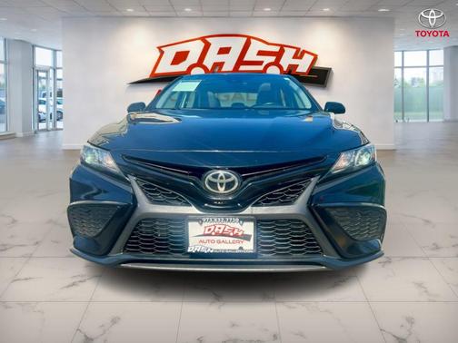 Midnight Black Metallic 2021 Toyota Camry SE