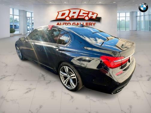 Jet Black 2016 BMW 750 i