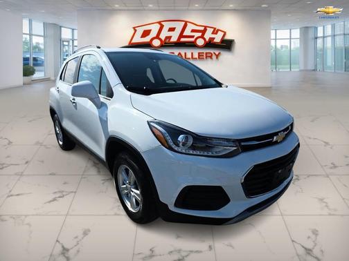 Summit White 2018 Chevrolet Trax LT
