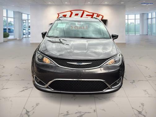 Granite Crystal Metallic Clearcoat 2019 Chrysler Pacifica Touring Plus